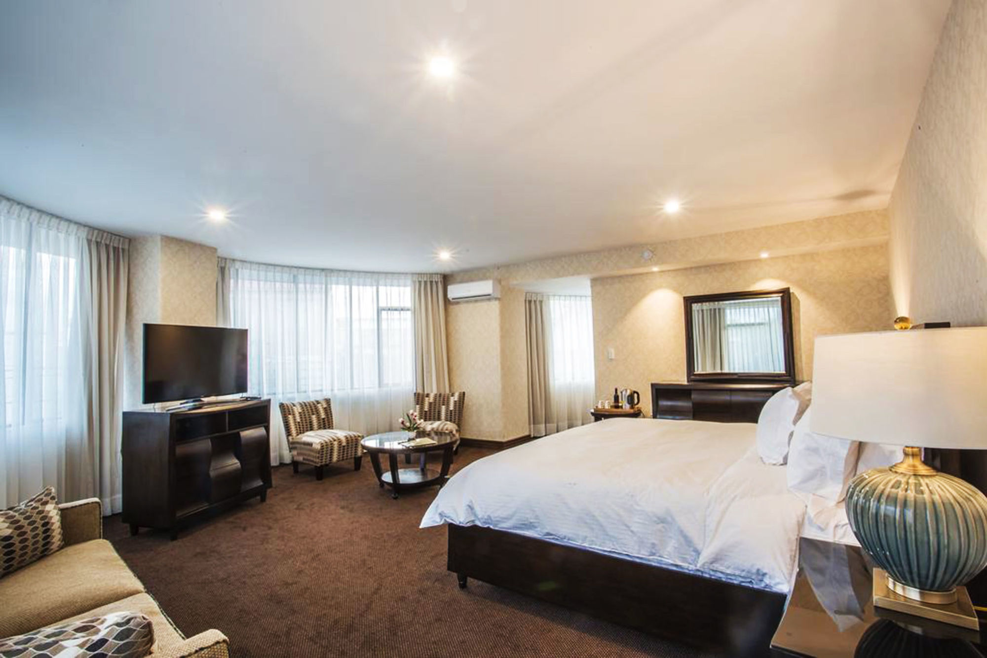 Roles Hotel ซูเกร ภายนอก รูปภาพ