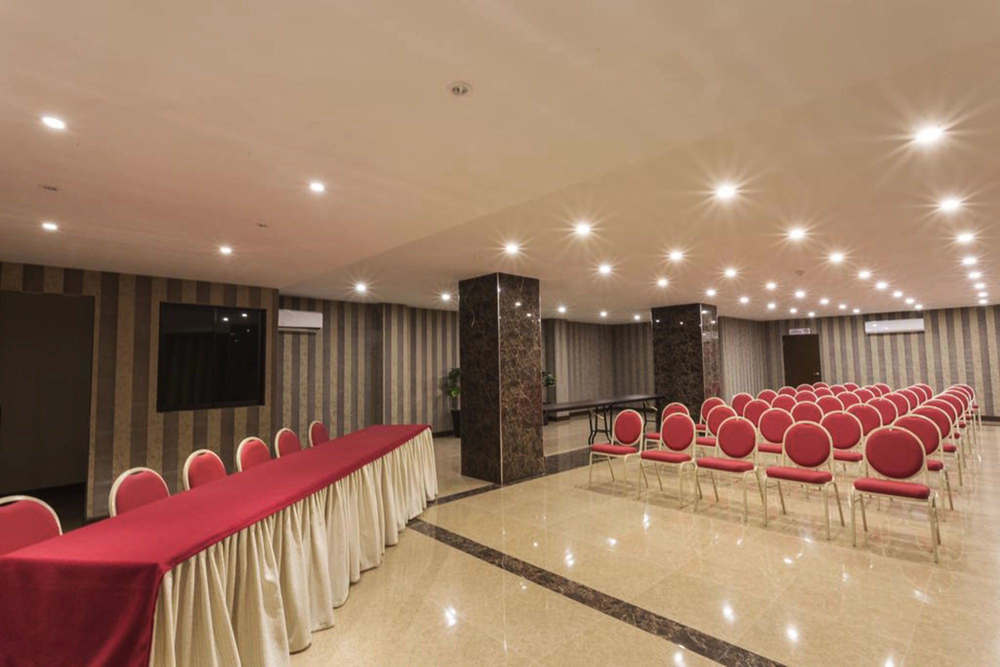 Roles Hotel ซูเกร ภายนอก รูปภาพ